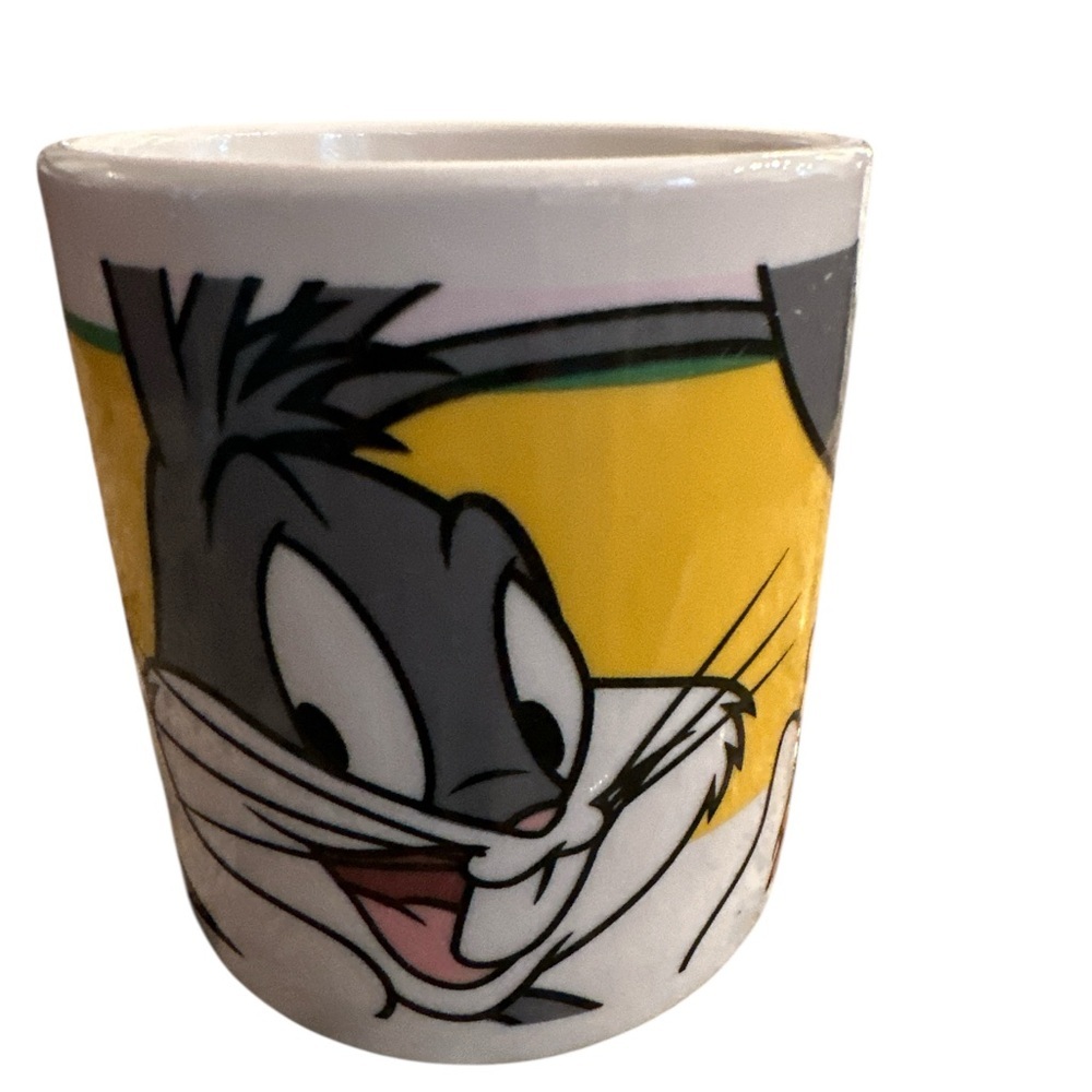 Warner Bros. Looney Tunes 2000 Yellow  Bugs Bunny Coffee Mug Cup 8 oz Gibson
